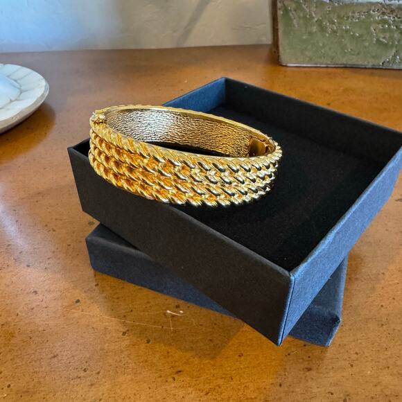 CHANEL Gold Tone Hinge Bangle Bracelet – Rare – 16cm - Picture 8 of 10